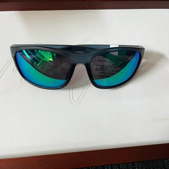 Authentic Maui Jim sunglasses NWT Maui Jim | Accessories | Authentic Maui Jim Sunglasses Nwt  main image 2